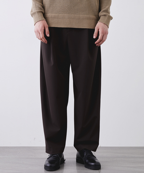 STUDIOUS(ステュディオス)の「ストレッチユーティリティワイドスラックス(スラックス・メンズ・ネイビー/チャコールグレー/ダークブラウン・1/2)」の15枚目の写真