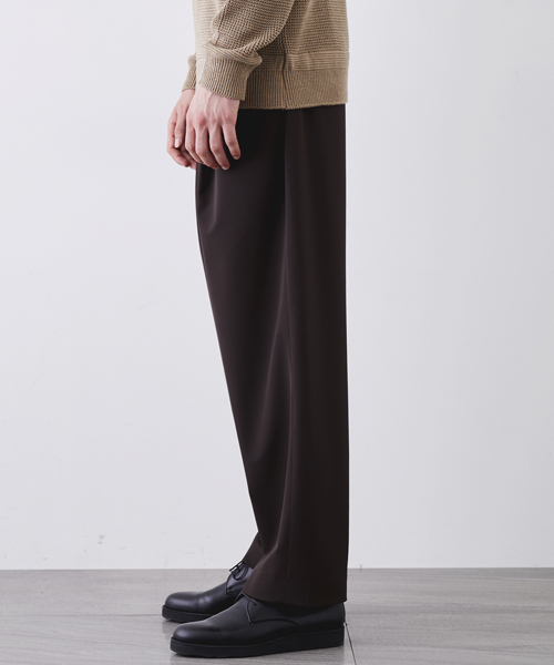 STUDIOUS(ステュディオス)の「ストレッチユーティリティワイドスラックス(スラックス・メンズ・ネイビー/チャコールグレー/ダークブラウン・1/2)」の16枚目の写真