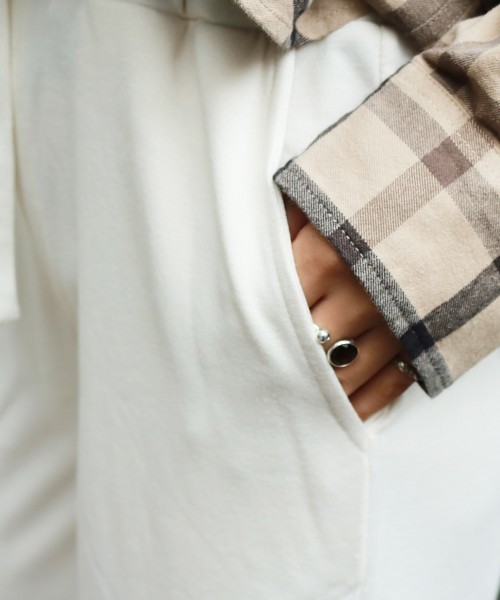 TODAYFUL（トゥデイフル）の「ワイドスエットパンツ（その他パンツ・レディース・ホワイト/グレー・36inch/38inch）」の10枚目の写真