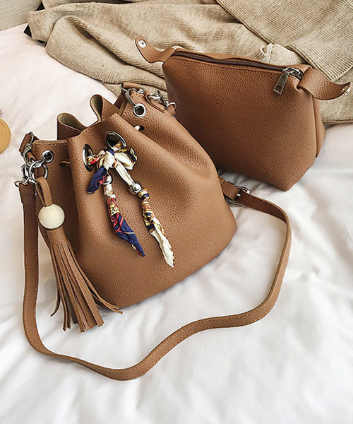 classicalelf（クラシカルエルフ）の「タッセル&スカーフリボン巾着バッグ（ショルダーバッグ・レディース・ブラック/グレー/ブラウン/パープル・FREE）」の11枚目の写真