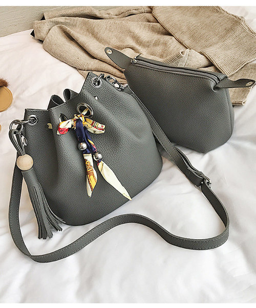 classicalelf（クラシカルエルフ）の「タッセル&スカーフリボン巾着バッグ（ショルダーバッグ・レディース・ブラック/グレー/ブラウン/パープル・FREE）」の10枚目の写真