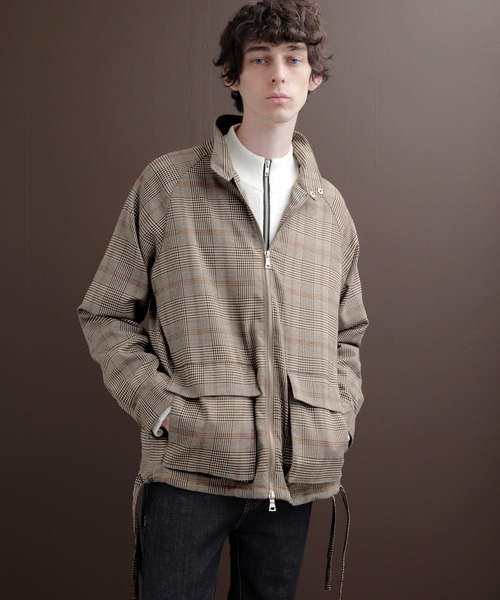 EMMA CLOTHES（エマクローズ）の「ソリッド/チェック ショートレンジ ダブルポケット ハリントンジャケット(スイングトップブルゾン)（ブルゾン・メンズ・ベージュ/キャメル/オリーブ/ブラック/ベージュ系その他/グレー系その他・M/L）」の4枚目の写真