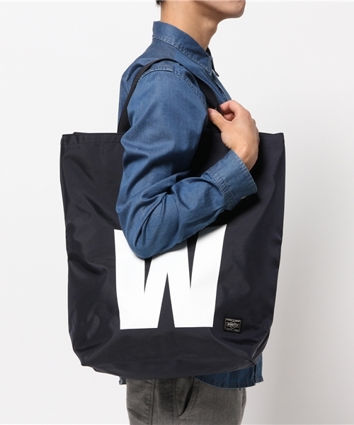 WHITE MOUNTAINEERING（ホワイトマウンテニアリング）の「White Mountaineering×PORTER 14AW LOGO TOTE（トートバッグ・メンズ・ネイビー・ONE SIZE）」の2枚目の写真