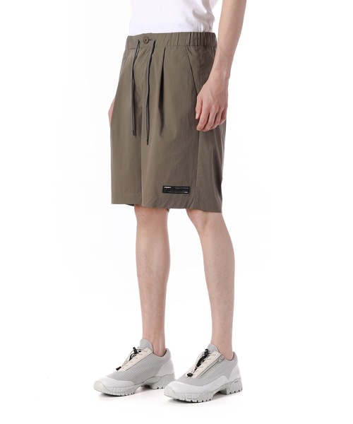 ATTACHMENT（アタッチメント）の「タイプライタークロス 1タックイージーショーツ（その他パンツ・メンズ・ブラック/ライトカーキ/ライトベージュ/オフホワイト・2/1/3）」の8枚目の写真