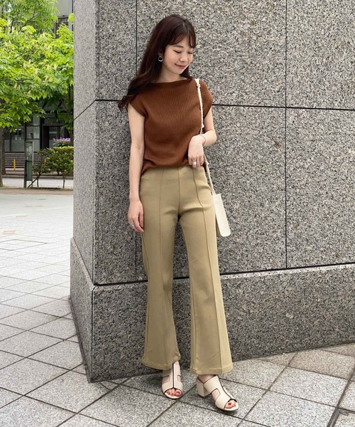 KOBE LETTUCE（コウベレタス）の「のびのびセンターラインフレアパンツ（その他パンツ・レディース・オフホワイト/ベージュ/ダークカーキ/ブラウン/ブラック・M/S）」の13枚目の写真