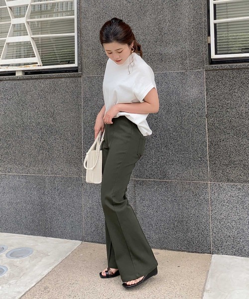 KOBE LETTUCE（コウベレタス）の「のびのびセンターラインフレアパンツ（その他パンツ・レディース・オフホワイト/ベージュ/ダークカーキ/ブラウン/ブラック・M/S）」の9枚目の写真