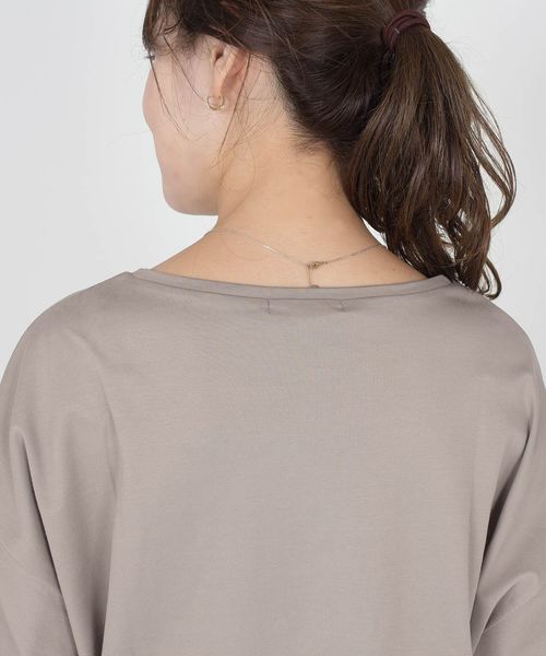 SHIPS Days(シップスデイズ)の「SHIPS Days STANDARD:カフスリーブプルオーバー◇(Tシャツ/カットソー・レディース・ブラック/ベージュ/オリーブ・ONE SIZE)」の11枚目の写真
