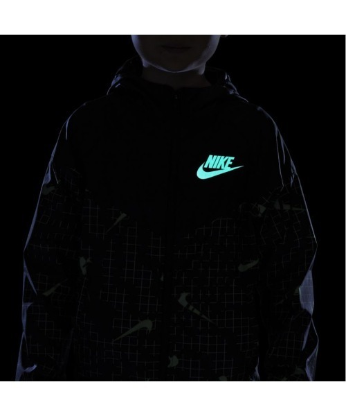 NIKE（ナイキ）の「ナイキ NIKE ナイキ YTH NSW RTLP ウィンドランナー フーディ ジャケット（ナイロンジャケット・キッズ・ダークブルー/ブラック・160cm/140cm/130cm/150cm）」の8枚目の写真