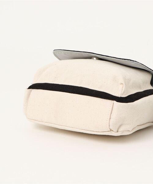 Lee（リー）の「【Lee】キャンバスショルダー（ショルダーバッグ・レディース・ブラック/カーキブラウン/グレー・ONE SIZE/フリー）」の5枚目の写真