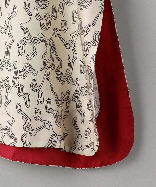 TOGA PULLA（トーガ　プルラ）の「＜TOGA PULLA＞プリントワンピース Ψ（ワンピース・レディース・オフホワイト・36）」の6枚目の写真