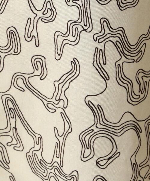 TOGA PULLA（トーガ　プルラ）の「＜TOGA PULLA＞プリントワンピース Ψ（ワンピース・レディース・オフホワイト・36）」の8枚目の写真