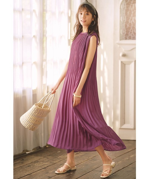 GeeRA(ジーラ)の「プリーツフレアーワンピース(ワンピース・レディース・パープル/カーキ/ブラック/ブルー・LARGE/X-LARGE/MEDIUM)」の12枚目の写真