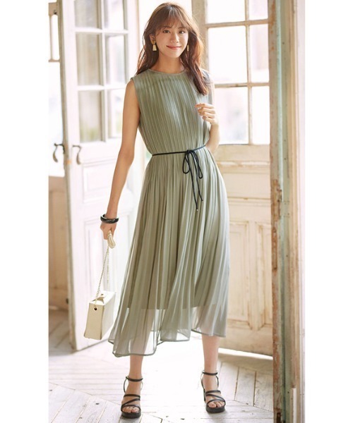 GeeRA(ジーラ)の「プリーツフレアーワンピース(ワンピース・レディース・パープル/カーキ/ブラック/ブルー・LARGE/X-LARGE/MEDIUM)」の6枚目の写真