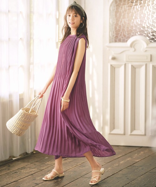 GeeRA(ジーラ)の「プリーツフレアーワンピース(ワンピース・レディース・パープル/カーキ/ブラック/ブルー・LARGE/X-LARGE/MEDIUM)」の18枚目の写真