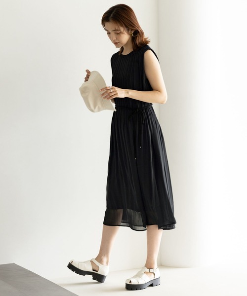 GeeRA(ジーラ)の「プリーツフレアーワンピース(ワンピース・レディース・パープル/カーキ/ブラック/ブルー・LARGE/X-LARGE/MEDIUM)」の22枚目の写真