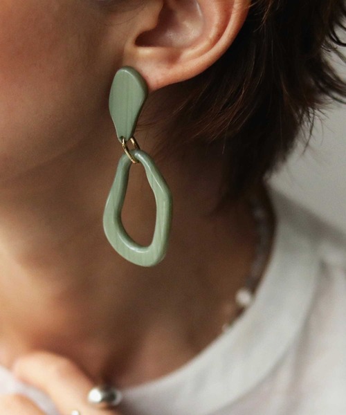 antiqua（アンティカ）の「天然石風フープイヤリング（イヤリング・レディース・ミント/ベージュ・FREE）」の3枚目の写真