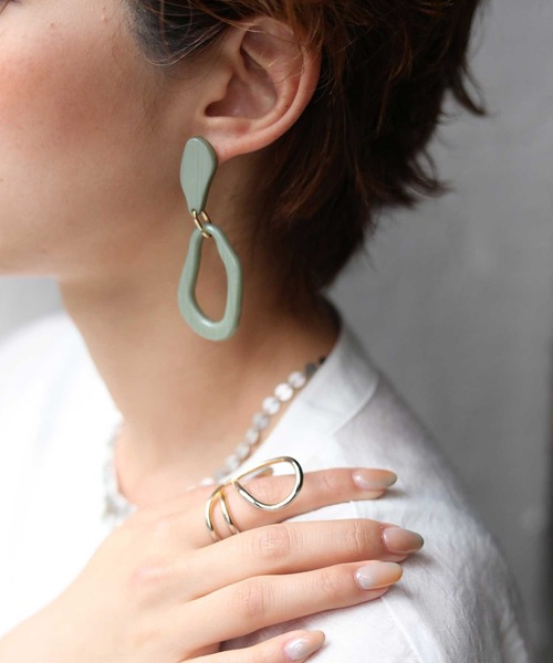 antiqua（アンティカ）の「天然石風フープイヤリング（イヤリング・レディース・ミント/ベージュ・FREE）」の6枚目の写真