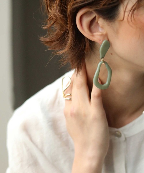 antiqua（アンティカ）の「天然石風フープイヤリング（イヤリング・レディース・ミント/ベージュ・FREE）」の7枚目の写真