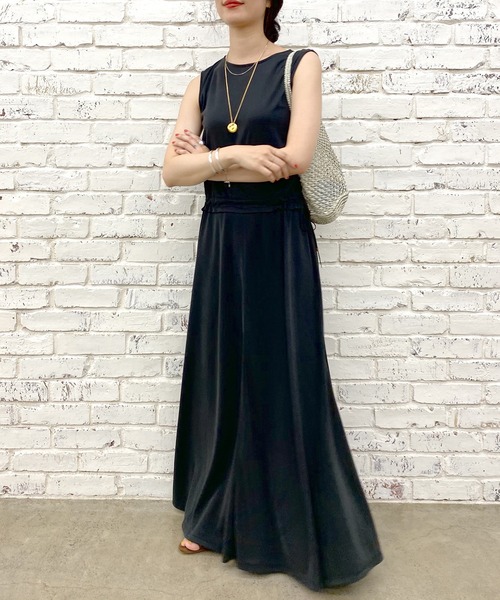 SHENERY（シーナリー）の「バックタックマキシワンピース（ワンピース・レディース・ブラック/グレー系その他・FREE）」の2枚目の写真