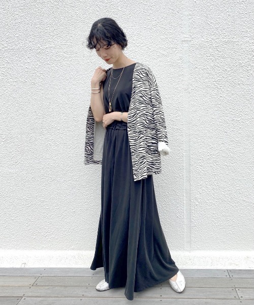 SHENERY（シーナリー）の「バックタックマキシワンピース（ワンピース・レディース・ブラック/グレー系その他・FREE）」の9枚目の写真