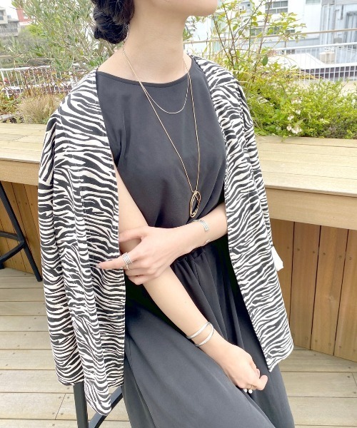 SHENERY（シーナリー）の「バックタックマキシワンピース（ワンピース・レディース・ブラック/グレー系その他・FREE）」の3枚目の写真