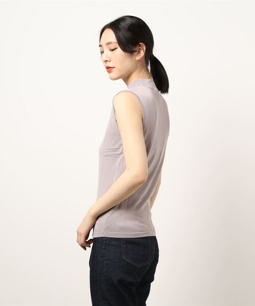 UNRELISH（アンレリッシュ）の「クールタッチノースリーブニット（ニット/セーター・レディース・ブラック/ホワイト/グレイッシュベージュ・MEDIUM）」の4枚目の写真