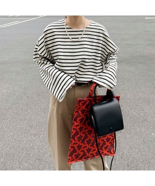 Cookie Chocolate（クッキーチョコレート）の「キューブボックスバッグ《@_____m.weセレクトアイテム》（ショルダーバッグ・レディース・ブラック/ベージュ・FREE）」の3枚目の写真