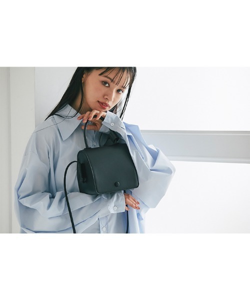 Cookie Chocolate（クッキーチョコレート）の「キューブボックスバッグ《@_____m.weセレクトアイテム》（ショルダーバッグ・レディース・ブラック/ベージュ・FREE）」の4枚目の写真