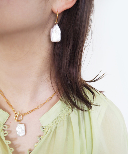 SOFFITTO(ソフィット)の「【Soffitto×&O】別注Square pearl ピアス(ゴールド)(ピアス(両耳用)・レディース・ゴールド・FREE)」の4枚目の写真