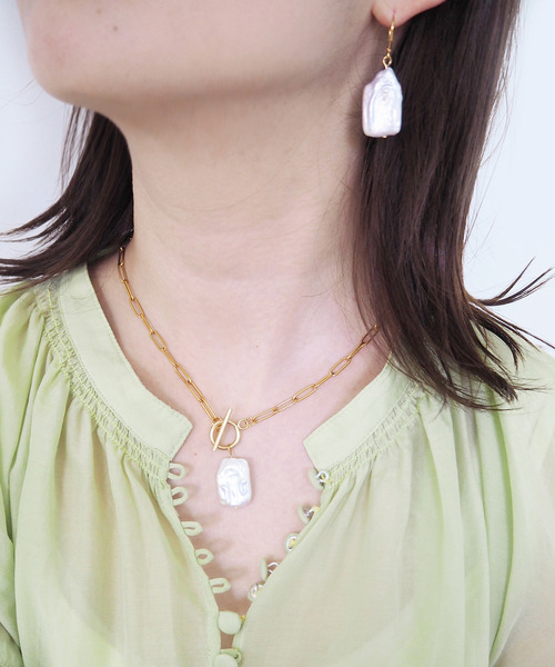 SOFFITTO(ソフィット)の「【Soffitto×&O】別注Square pearl ピアス(ゴールド)(ピアス(両耳用)・レディース・ゴールド・FREE)」の5枚目の写真