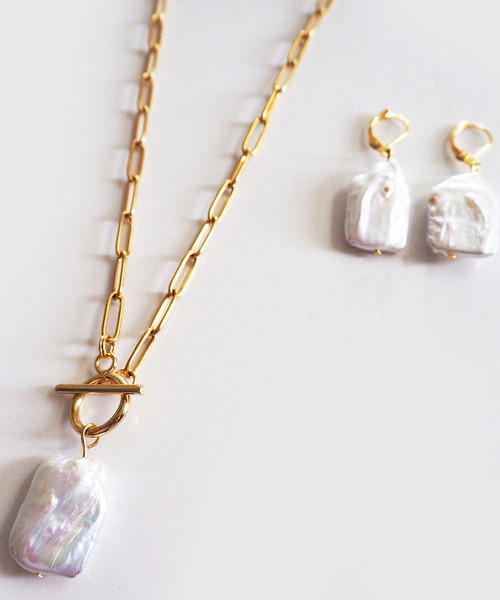 SOFFITTO(ソフィット)の「【Soffitto×&O】別注Square pearl ピアス(ゴールド)(ピアス(両耳用)・レディース・ゴールド・FREE)」の8枚目の写真