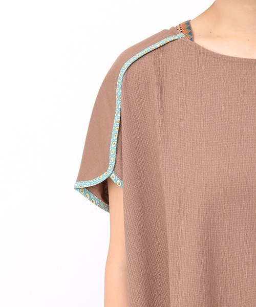 チチカカ（チチカカ）の「パイピング肩チロリー　プルオーバー（Tシャツ/カットソー・レディース・ブラック/ブラウン/オフホワイト・FREE）」の16枚目の写真