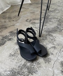 CAPRICIEUX LE'MAGE | アンクルベルトトングサンダル(サンダル)