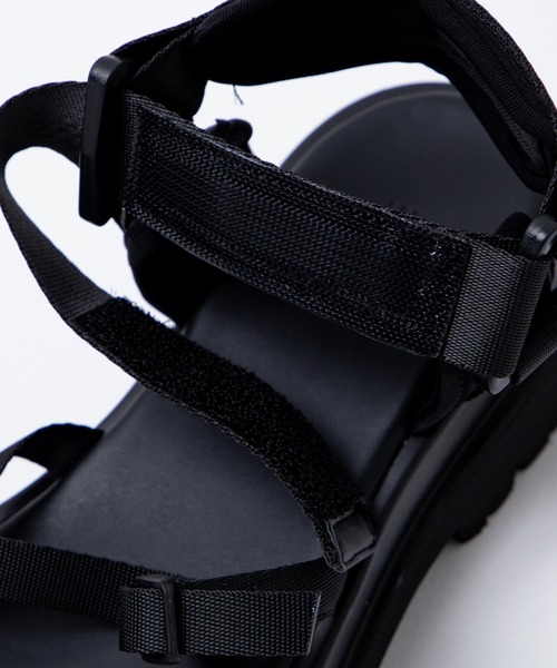 WEGO（ウィゴー）の「WEGO/テープデザインサンダル（サンダル・レディース・ブラック/ホワイト・MEDIUM/LARGE）」の6枚目の写真