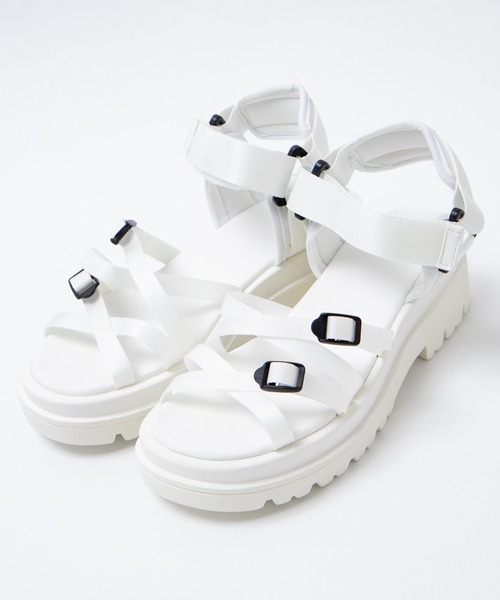 WEGO（ウィゴー）の「WEGO/テープデザインサンダル（サンダル・レディース・ブラック/ホワイト・MEDIUM/LARGE）」の5枚目の写真