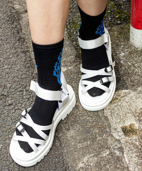 WEGO（ウィゴー）の「WEGO/テープデザインサンダル（サンダル・レディース・ブラック/ホワイト・MEDIUM/LARGE）」の16枚目の写真