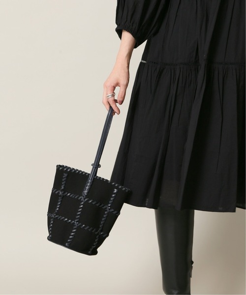 SLOBE IENA（スローブイエナ）の「【JAMIRAY/ジャミレイ】コードパッチフバケットハンドバッグ◆（ハンドバッグ・レディース・ブラック/ナチュラル・FREE）」の14枚目の写真