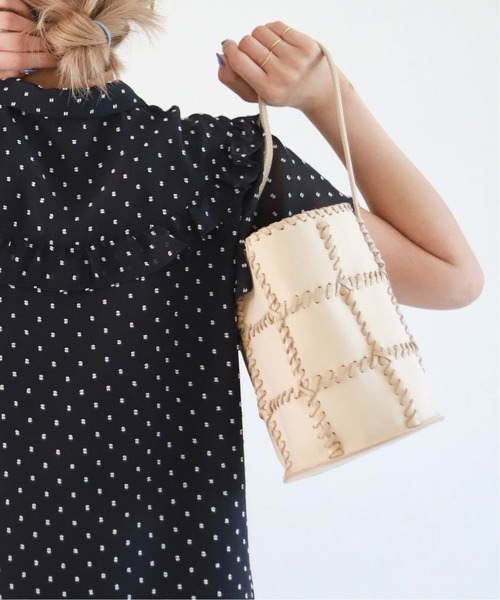 SLOBE IENA（スローブイエナ）の「【JAMIRAY/ジャミレイ】コードパッチフバケットハンドバッグ◆（ハンドバッグ・レディース・ブラック/ナチュラル・FREE）」の20枚目の写真