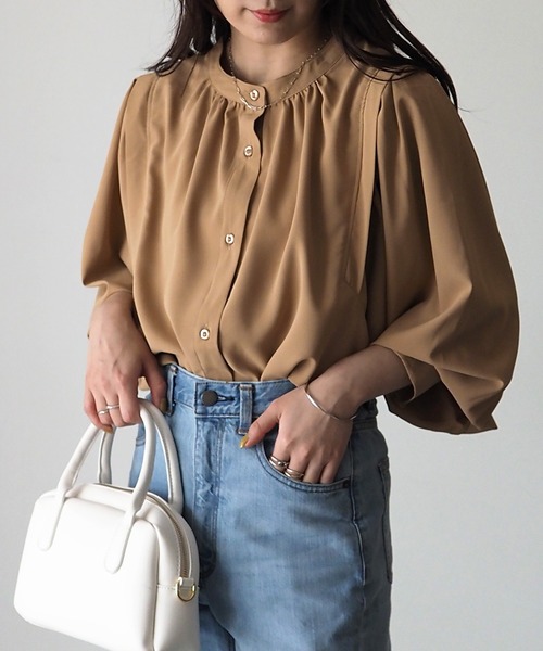 Riberry（リベリー）の「前後2WAYボリューム袖ギャザーブラウス（シャツ/ブラウス・レディース・ブラック/ベージュ/オフホワイト/レンガ・MEDIUM）」の3枚目の写真