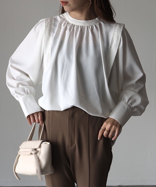 Riberry（リベリー）の「前後2WAYボリューム袖ギャザーブラウス（シャツ/ブラウス・レディース・ブラック/ベージュ/オフホワイト/レンガ・MEDIUM）」の2枚目の写真