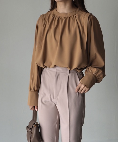 Riberry（リベリー）の「前後2WAYボリューム袖ギャザーブラウス（シャツ/ブラウス・レディース・ブラック/ベージュ/オフホワイト/レンガ・MEDIUM）」の19枚目の写真