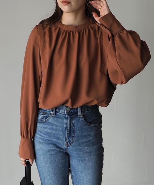 Riberry（リベリー）の「前後2WAYボリューム袖ギャザーブラウス（シャツ/ブラウス・レディース・ブラック/ベージュ/オフホワイト/レンガ・MEDIUM）」の12枚目の写真