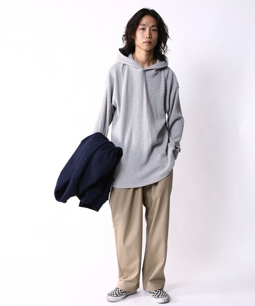 FREAK'S STORE（フリークスストア）の「WEB限定 ビッグシルエット ワッフル プルオーバー パーカー/レイヤード対応/サーマル（パーカー・メンズ・ブラック/ナチュラル/グレー・LARGE/MEDIUM/SMALL）」の21枚目の写真