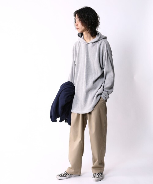 FREAK'S STORE（フリークスストア）の「WEB限定 ビッグシルエット ワッフル プルオーバー パーカー/レイヤード対応/サーマル（パーカー・メンズ・ブラック/ナチュラル/グレー・LARGE/MEDIUM/SMALL）」の6枚目の写真