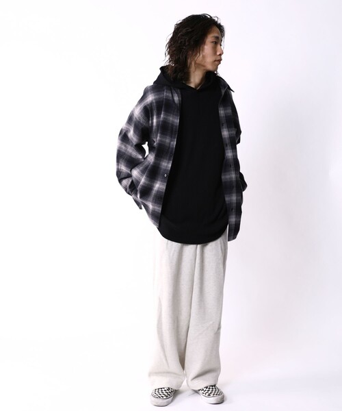 FREAK'S STORE（フリークスストア）の「WEB限定 ビッグシルエット ワッフル プルオーバー パーカー/レイヤード対応/サーマル（パーカー・メンズ・ブラック/ナチュラル/グレー・LARGE/MEDIUM/SMALL）」の8枚目の写真