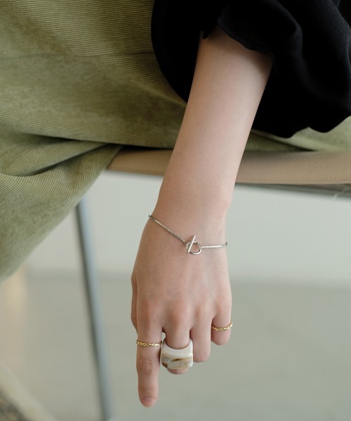 Bab(バブ)の「【WEB限定】スキニーチェーンブレスレット(ブレスレット・レディース・ゴールド/シルバー・ONESIZE)」の2枚目の写真