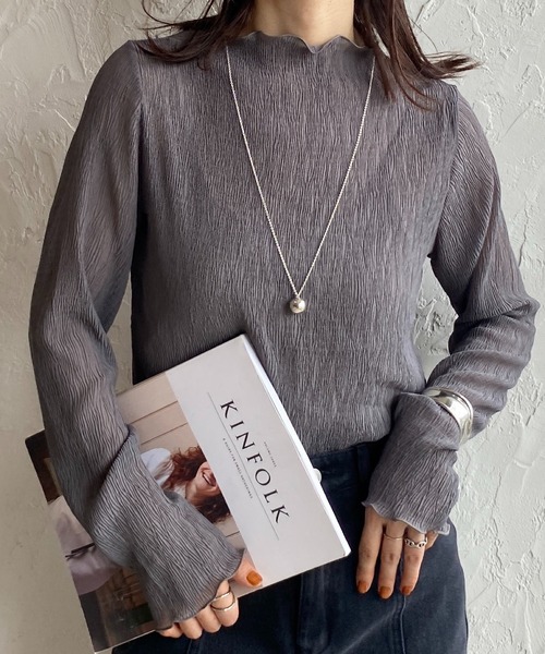 She's Closet（シーズクローゼット）の「メロウフリルランダム長袖プリーツプチハイネックシアートップス（Tシャツ/カットソー・レディース・アイボリー/オリーブ/モカ/ブラック/パープル/ライトグリーン/チャコール・FREE）」の3枚目の写真