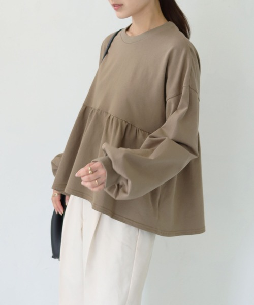 HER CLOSET(ハークローゼット)の「【shemoshelly】ミニ裏毛ペプラムプルオーバー(Tシャツ/カットソー・レディース・グリーン/ブラック/アイボリー/チャコールグレー/アッシュブラウン・M)」の4枚目の写真