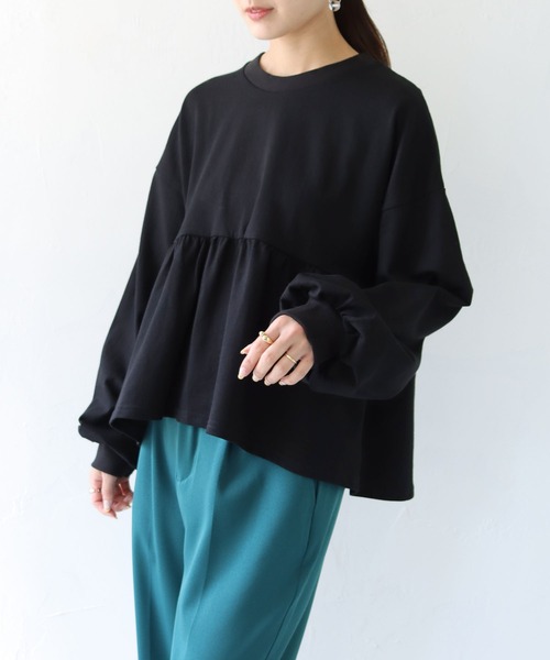 HER CLOSET(ハークローゼット)の「【shemoshelly】ミニ裏毛ペプラムプルオーバー(Tシャツ/カットソー・レディース・グリーン/ブラック/アイボリー/チャコールグレー/アッシュブラウン・M)」の1枚目の写真