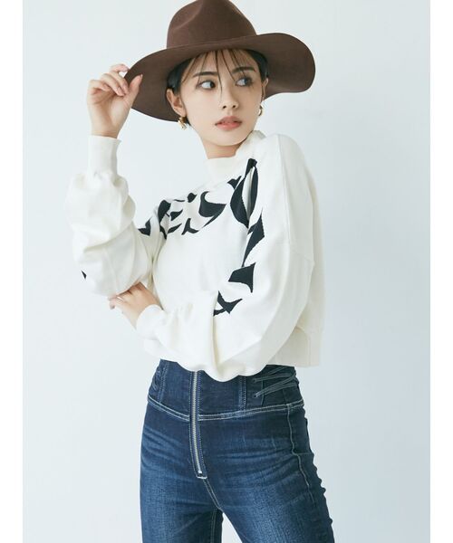 GYDA(ジェイダ)の「AWESOME ボトルネックショートニットTOPS(ニット/セーター・レディース・ブラック/ベージュ/オフホワイト・FREE)」の12枚目の写真